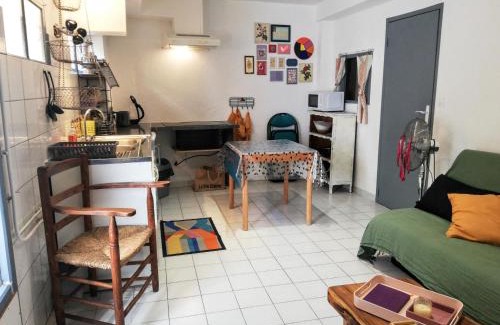 Gigean Apartment | Charmant appartement en centre-ville médiéval