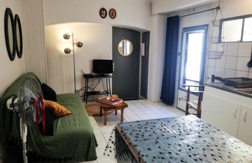 Gigean Apartment | Charmant appartement en centre-ville médiéval