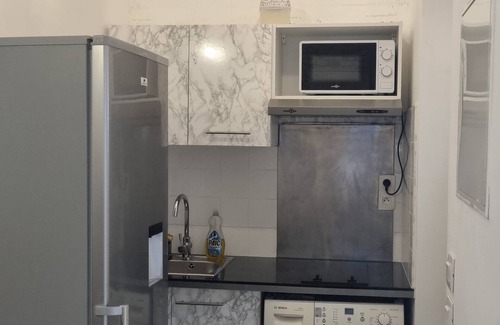 Livry-Gargan Apartment | Charmant Appt 2 Pièces Cosy Jardin IDF Proche Parc des Expositions/Roissy CDG