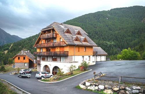 Pra Loup Ski Chalet | Charmant Chalet 6 Pers. avec Terrasse et Parking - Résidence Les Chalets de Praroustan, Pra Loup 1500 - FR-1-504-364