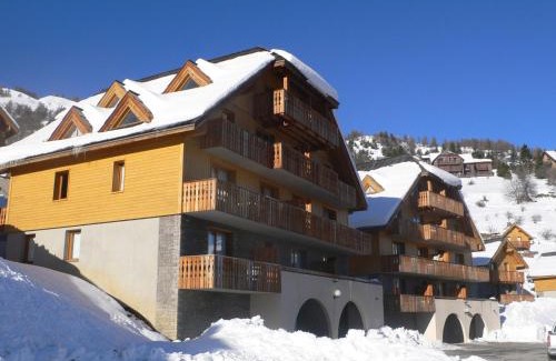 Pra Loup Ski Chalet | Charmant Chalet 6 Pers. avec Terrasse et Parking - Résidence Les Chalets de Praroustan, Pra Loup 1500 - FR-1-504-364