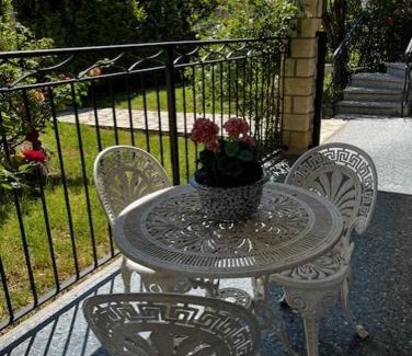 Entraigues-sur-la-Sorgue Apartment | Charmant appartement rénové, à 15 mn d'Avignon et de son festival