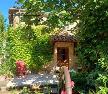 Saint-Laurent-des-Arbres House | Charmante maisonnette au Mas du Sauvage