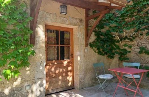 Saint-Laurent-des-Arbres House | Charmante maisonnette au Mas du Sauvage