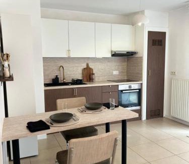 Vemars Apartment | Charmant logement - CDG & Astérix