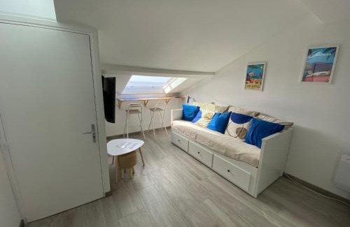 Antheor Apartment | Charmant petit appartement vue mer et corniche Esterel