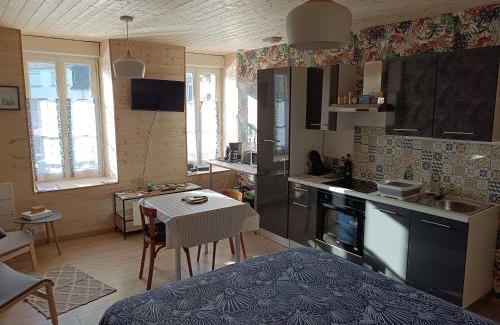 Chateauneuf-du-Faou Apartment | Charmant studio proche canal.