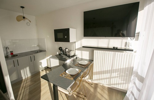 Le Mee-sur-Seine Apartment | Charmant Studio