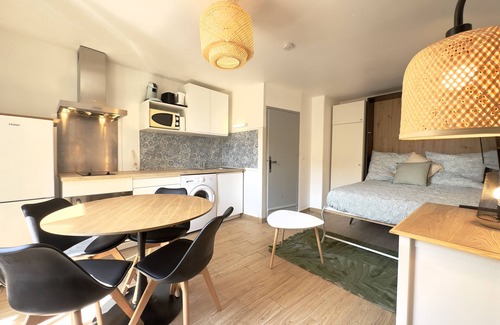 Remoulins Apartment | Charmant Studio à 200m du Gardons