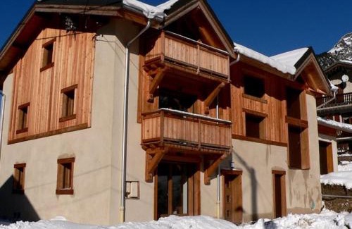 Pralognan-la-Vanoise Apartment | Charmant T2 avec terrasse, quartier calme, proche commerces et téléphérique - FR-1-464-142