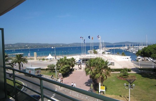 Cavaliere Apartment | Charmant T2 cabine 40m², centre-ville, balcon, clim, ascenseur, à Cavalaire-sur-Mer - FR-1-100-224