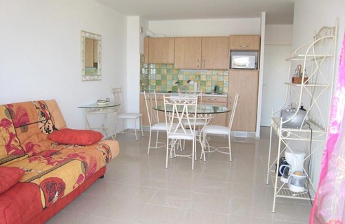 Cavaliere Apartment | Charmant T2 cabine 40m², centre-ville, balcon, clim, ascenseur, à Cavalaire-sur-Mer - FR-1-100-224