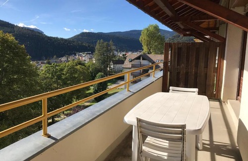 Villard-de-Lans Apartment | Charmant T2 cabine à Villard-de-Lans avec balcon, cuisine équipée et proche des montagnes - FR-1-515-36