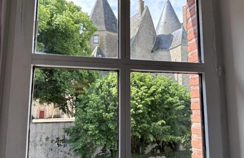 Jaligny-sur-Besbre House | Charmante Cure Ancienne avec Jardin et WiFi, Près de Vichy - FR-1-489-459