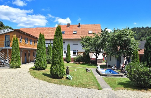 Bad Wildungen Apartment | Charmante Ferienwohnung mit Garten in Hüddingen