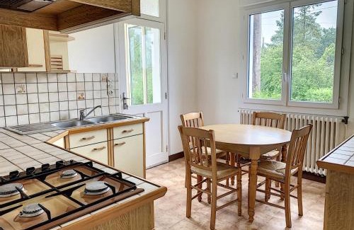 Carolles House | Charmante Maison à Carolles, Proche Bourg et Vallée des Peintres, Jardin et Confort Moderne - FR-1-361-385