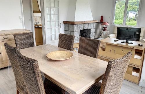 Carolles House | Charmante Maison à Carolles, Proche Bourg et Vallée des Peintres, Jardin et Confort Moderne - FR-1-361-385