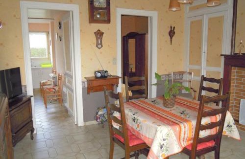 Recques-sur-Hem House | Charmante Maison à Recques-sur-Hem, 2 pers, Animaux Acceptés, Jardin, Proche Calais et St Omer - FR-1-376-58