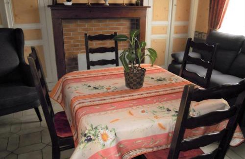 Recques-sur-Hem House | Charmante Maison à Recques-sur-Hem, 2 pers, Animaux Acceptés, Jardin, Proche Calais et St Omer - FR-1-376-58