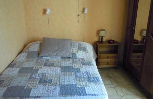 Recques-sur-Hem House | Charmante Maison à Recques-sur-Hem, 2 pers, Animaux Acceptés, Jardin, Proche Calais et St Omer - FR-1-376-58