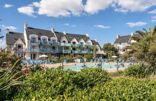 Guilvinec House | Charmante maison à Guilvinec avec piscine partagée