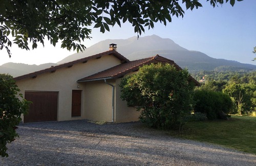 Saint-Vincent-les-Forts Villa | Charmante Villa Avec vue Imprenable sur les Montagnes, Calme et Sérénité