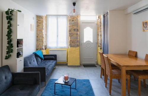 Nemours Apartment | Charme ancien à 200M Château