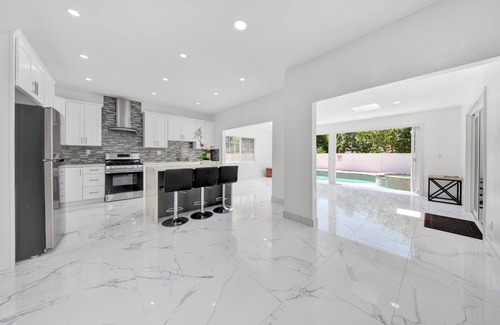Reseda House | Charmer Salt Water Pool 2 Story House 2800 sq ft