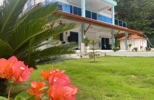 San Francisco de Macoris House | Charming 4-bedroom country house in San Francisco de Macorís with WiFi, AC
