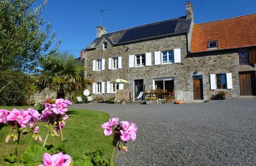 Bricqueville-la-Blouette Cottage | Charming Country House with Private Spa, Fireplace, and Family-Friendly Amenities