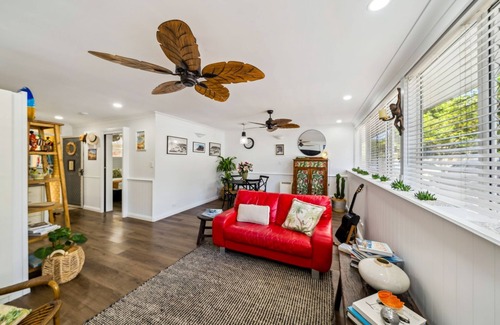 Burleigh Heads Apartment | Charming 1-bed apartment, located directly across the road from Burleigh Beach!