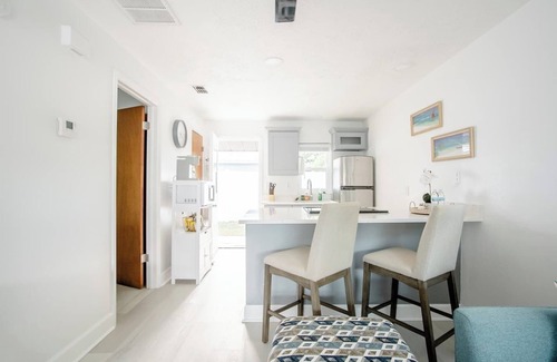 New Port Richey Apartment | Charming 1-Bedroom Oasis in the Heart of Downtown