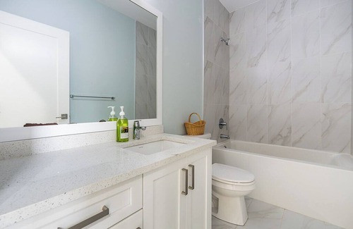 Abbotsford Apartment | Charming 1-bedroom apartment with WiFi, AC in delightful Abbotsford