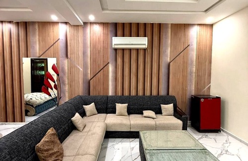 Faisalabad Apartment | Charming 1-bedroom apartment with AC, WiFi in enjoyable Abdullah Gardens Fsd