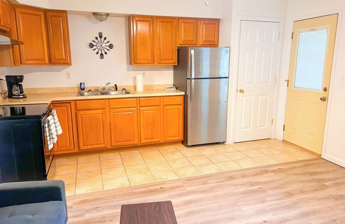 Colchester Apartment | Charming 1-bedroom apartment in fabulous Colchester with AC, WiFi