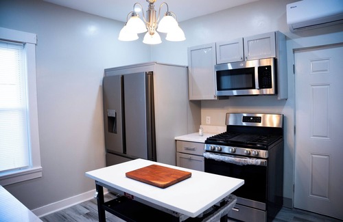 Fall River Apartment | Charming 1-bedroom apartment with WiFi, AC in awesome Fall River