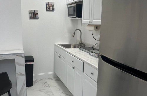 Olga Apartment | Charming 1-bedroom apartment with WiFi, fitness room in Fort Myers
