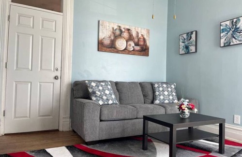 Huntington Apartment | Charming 1-bedroom apartment with WiFi, AC in fabulous Huntington