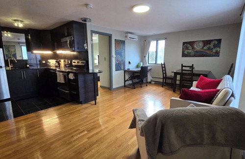 East Cambridge Apartment | Charming 1-bedroom apartment with AC, WiFi in fantastic Cambridge
