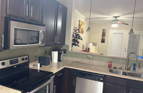 University Place Apartment | Charming 1-bedroom apartment in phenomenal Charlotte with WiFi, fitness room