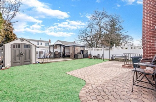 Uniondale Apartment | Charming 1-bedroom apartment in delightful Uniondale with WiFi, AC, fitness room