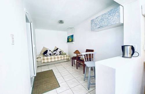 Bloubergstrand Apartment | Charming 1-bedroom apartment in Cape Town for Kite-surfer, surfer, sail surfing