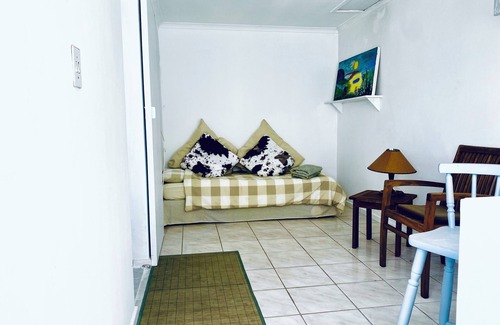 Bloubergstrand Apartment | Charming 1-bedroom apartment in Cape Town for Kite-surfer, surfer, sail surfing