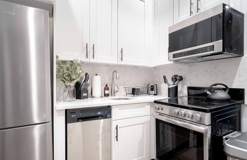 Manhattan Valley Apartment | Charming 1-bedroom apartment in fantastic New York with AC, WiFi