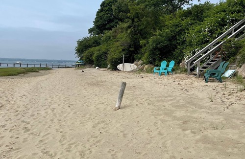 South Duxbury Apartment | Charming 1-bedroom apartment in Duxbury Standish Shores near private beach.