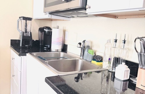 Webster Apartment | Charming 1-bedroom apartment with AC, WiFi in pleasant Webster