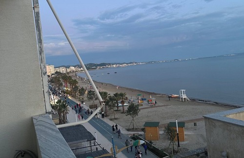 Durres Apartment | Charming 1-bedroom apartment with WiFi, AC in brilliant Durrës, Plazh