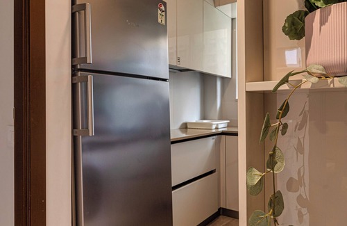 Hiranandani Gardens Apartment | Charming 1-bedroom apartment in delightful Mumbai with WiFi, AC