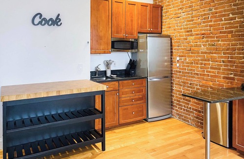 Columbus Apartment | Charming 1-bedroom apartment in superb Boston with WiFi, AC