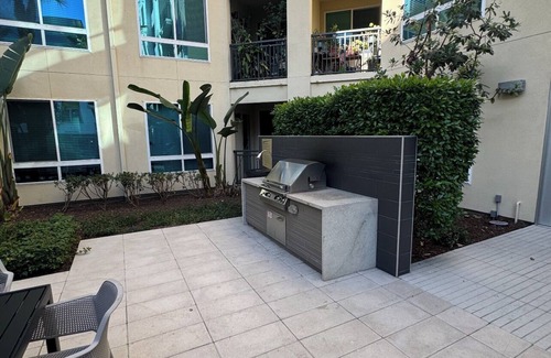 Irvine Business Complex Apartment | Charming 1-bedroom apartment in Irvine with pool, fitness room, close to shops.